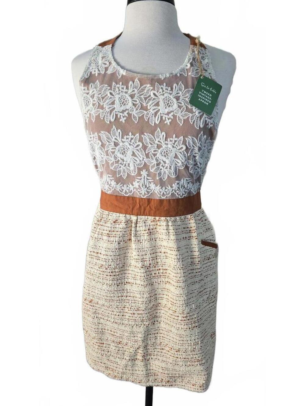 Sur Le Table -  NWT Beige and Brown Lace Apron with Floral Design